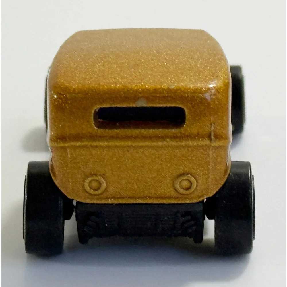 Hot Wheels Midnight Otto Kids 1:64‎ Gold The Penguin DC Comics Diecast Car 2001